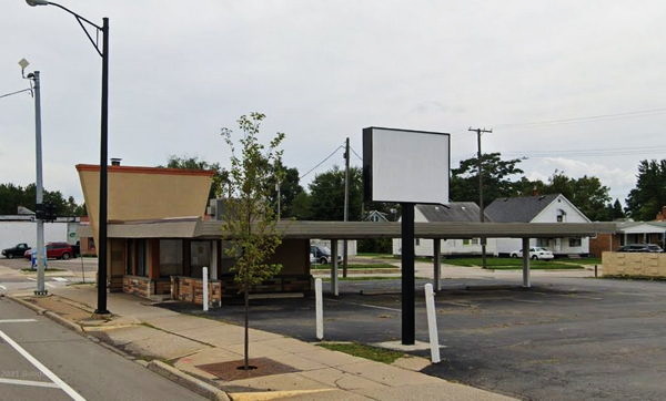 A&W Restaurant - Warren - 21315 Van Dyke Ave (newer photo)